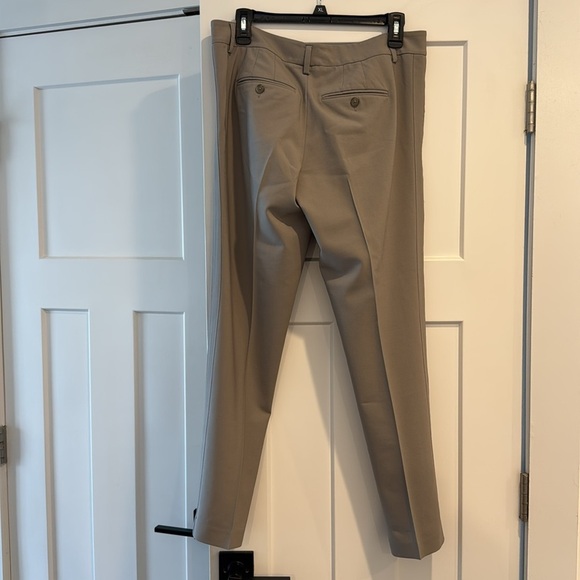 Vince Women’s Taupe Pleated Wool Trouser Pants, Size 10 - Picture 4 of 4